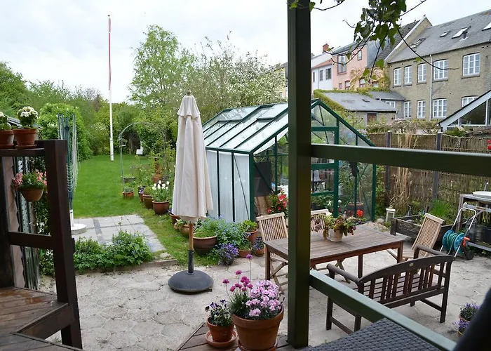 Bed & Breakfast House 3*